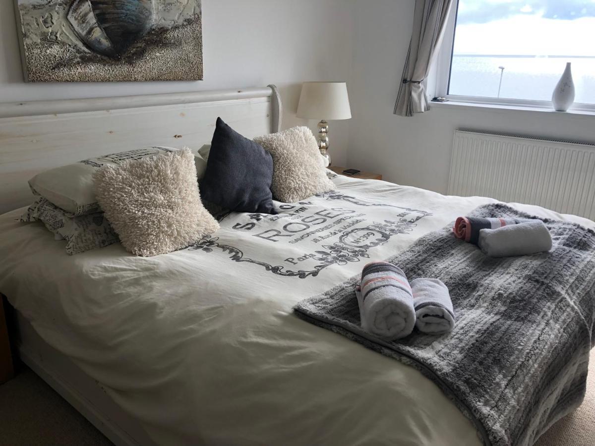 Stunning Beach Front House - Sleeps 6プスヘリ エクステリア 写真